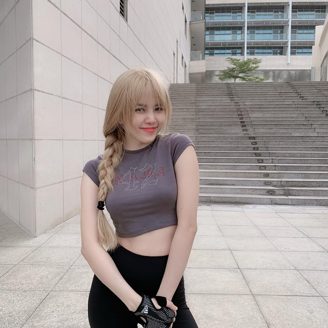 Cận cảnh thân hình sexy khiến người khác ghen tỵ của bạn gái Sơn Tùng MTP-3