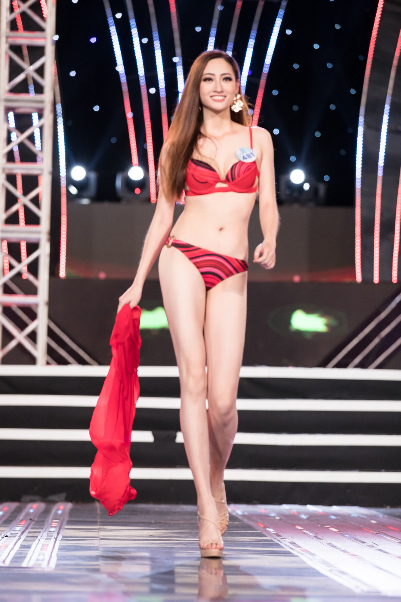 Nữ sinh Ngoại thương là ứng viên nặng ký của vương miện Hoa hậu thế giới Việt Nam 2019: IELTS 7.5, thành viên đội tuyển HSG Quốc gia tiếng Anh-4
