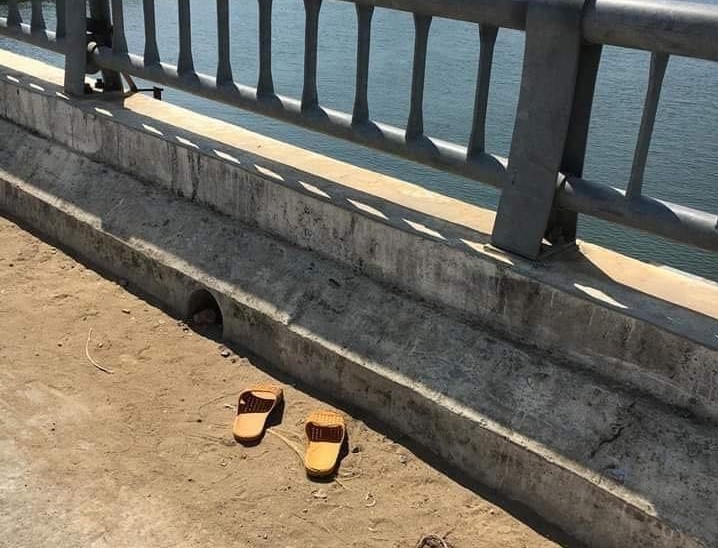 Bỏ lại sổ khám bệnh, cụ ông 74 tuổi nhảy cầu tự tử-2