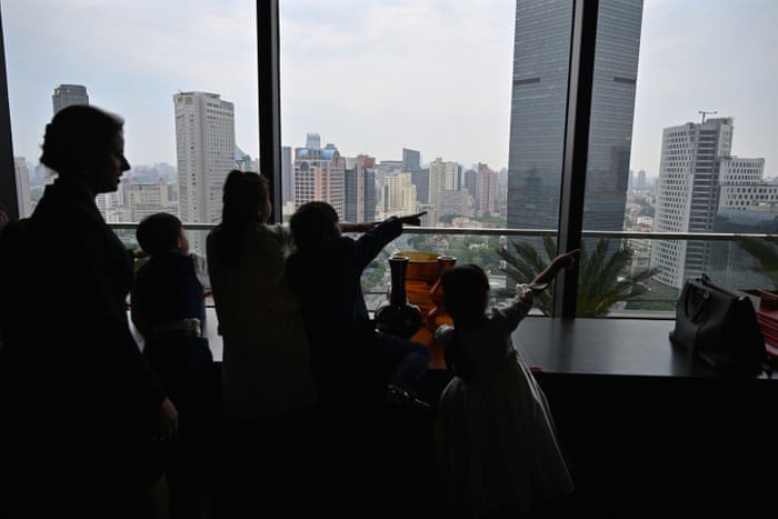 Chi tiền cho con học làm quý tộc, phụ huynh Trung Quốc bị ném đá dữ dội: Quý tộc đến từ cốt cách chứ không phải học tập!-8