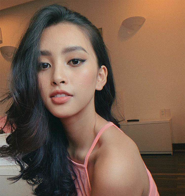 Hoa hậu Tiểu Vy ngày càng gợi cảm, táo bạo ở tuổi 19-8