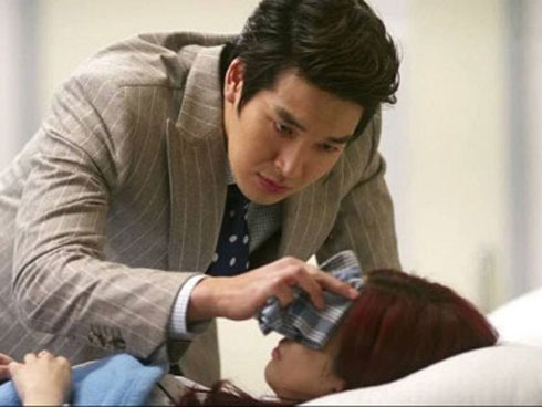 Mang xe đi rửa hộ chồng, vợ trẻ phát hiện vật lạ nhưng sự thật phía sau mới đáng ghê tởm-3