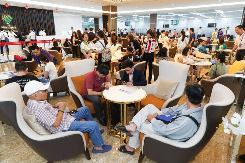 Vinhomes Grand Park: Phục vụ hơn 2.000 khách/ngày-6