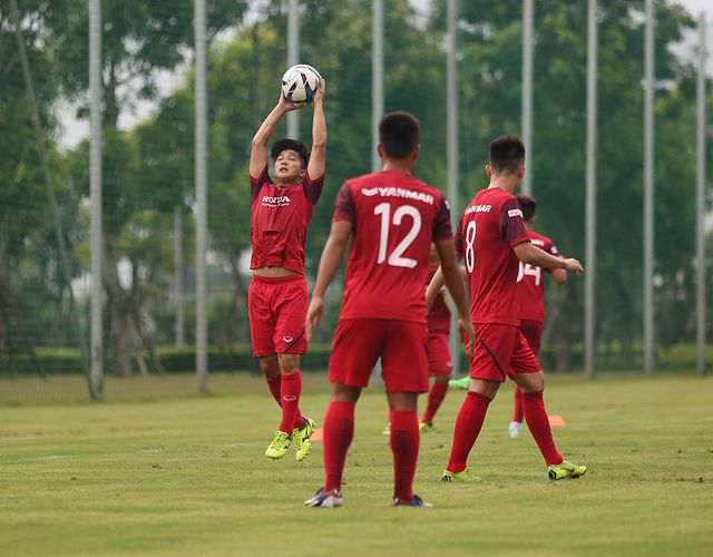 Tiền vệ Việt kiều Martin Lo quyết ghi điểm với HLV Park Hang Seo-12