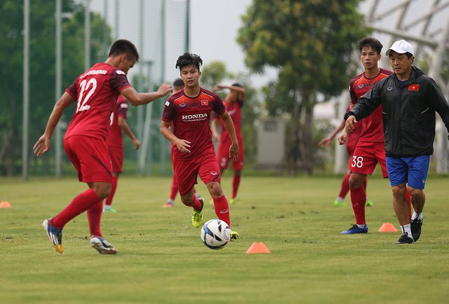 Tiền vệ Việt kiều Martin Lo quyết ghi điểm với HLV Park Hang Seo-9