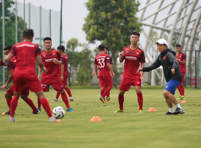Tiền vệ Việt kiều Martin Lo quyết ghi điểm với HLV Park Hang Seo-10