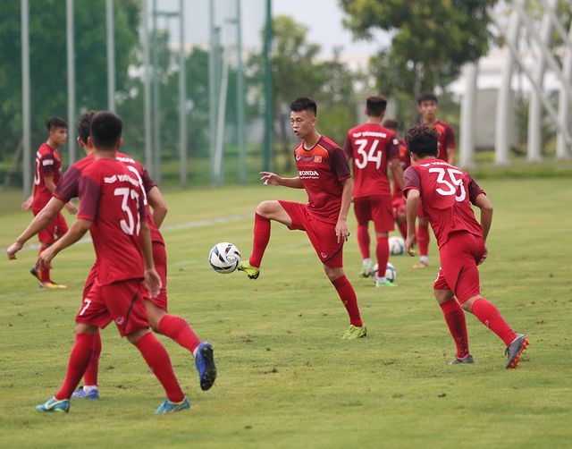 Tiền vệ Việt kiều Martin Lo quyết ghi điểm với HLV Park Hang Seo-4