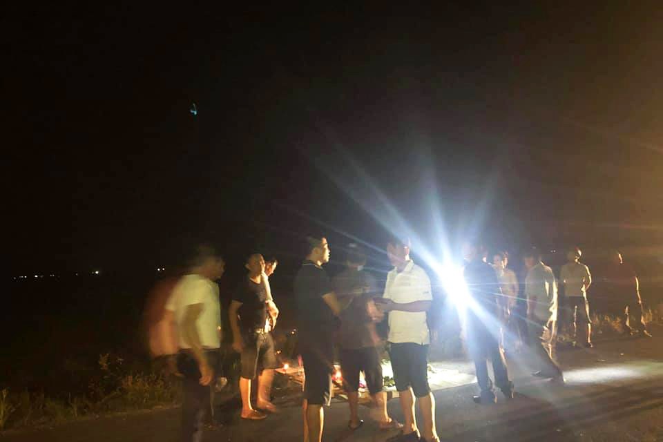 Ô tô cán xe đạp điện cùng chiều ở Hà Tĩnh, 2 nữ sinh và bé 4 tuổi tử nạn-2