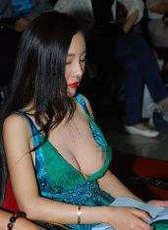 Không thể tin nổi Nữ hoàng khoe thân Can Lộ Lộ ngày nào giờ đây lột xác hoàn toàn, e ấp như thiếu nữ 18 thế này-4