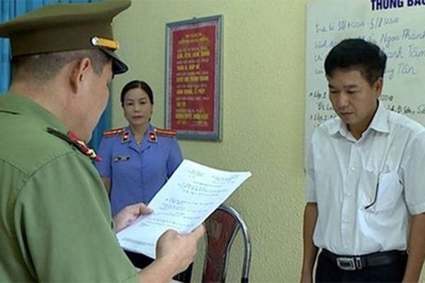 Truy tố 8 bị can tội lợi dụng chức vụ trong gian lận thi cử ở Sơn La-1