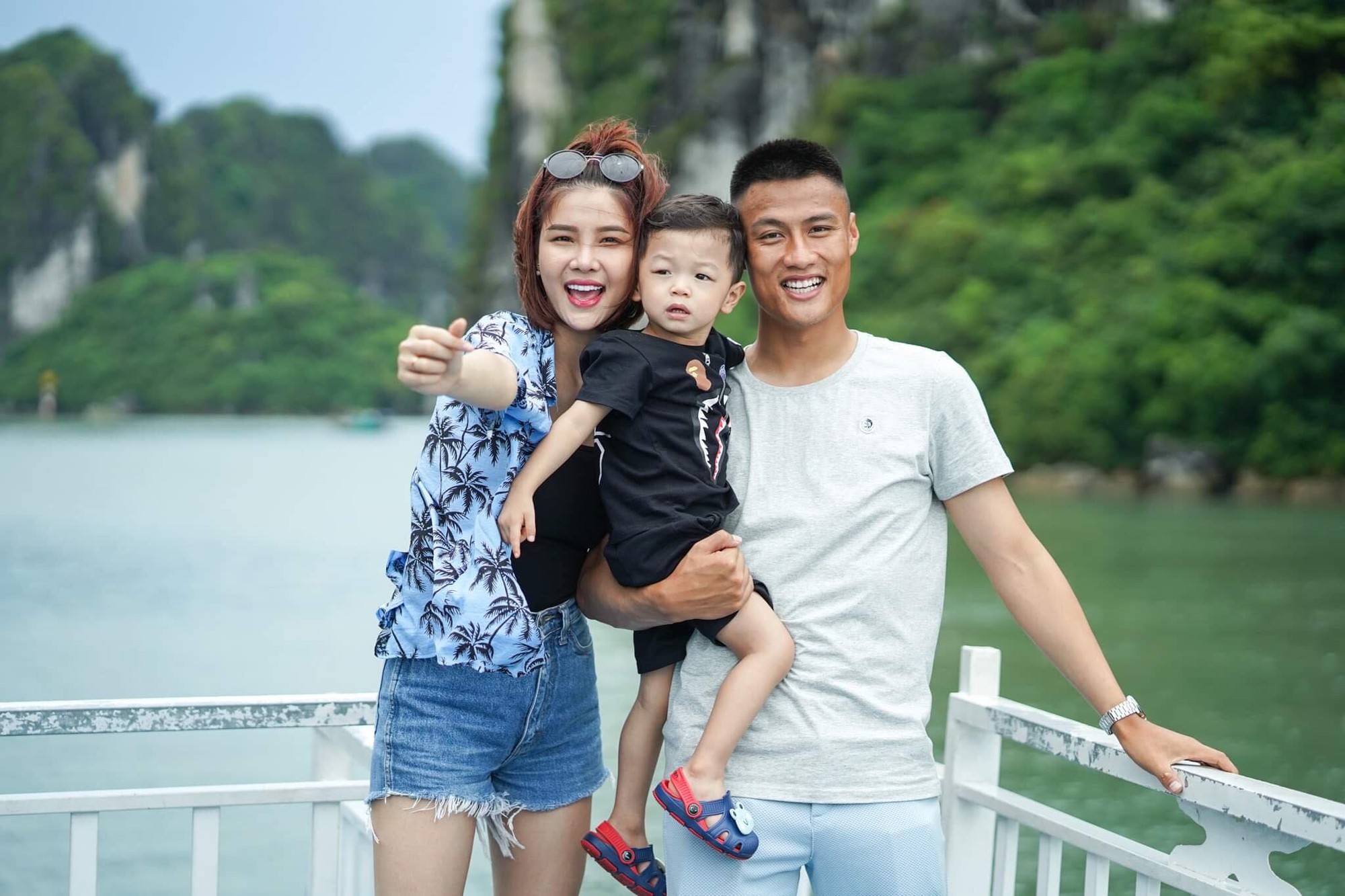 Hạnh phúc như gia đình Kỳ Hân - Mạc Hồng Quân: Vợ vừa đi công tác đã liên tục nói nhớ nhà, chồng tự tay chăm sóc con trai cực chu đáo-3