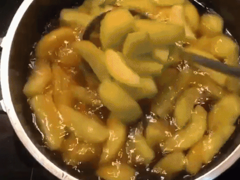 Bác sĩ cảnh báo nguy cơ có thể xảy ra đối với sức khỏe khi dùng trà đào nhà làm-4