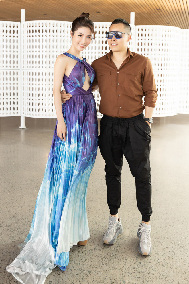 Diễm My 9x diện đầm xẻ sâu, khoe lưng trần gợi cảm-7