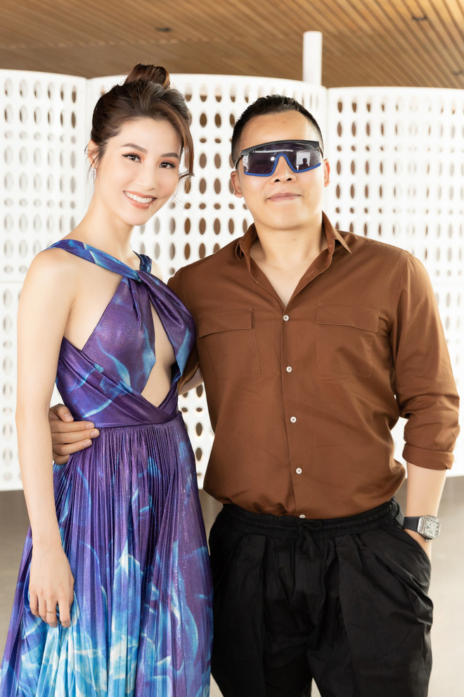 Diễm My 9x diện đầm xẻ sâu, khoe lưng trần gợi cảm-8