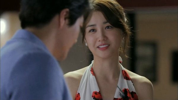 Gặp lại sau 3 năm bị đá, tôi bần thần nhìn thấy người em ôm hôn-2