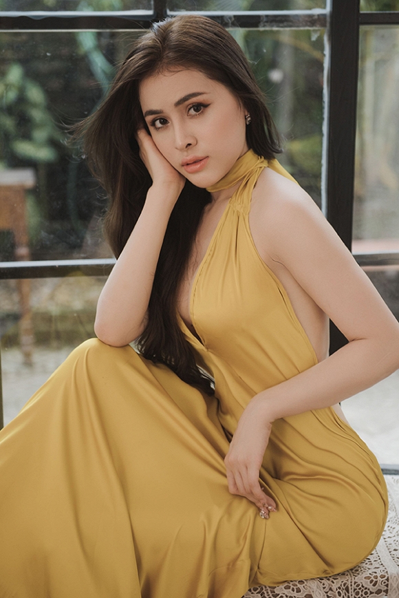 Á hậu Thư Dung đẹp như sương mai, khoe dáng mong manh cuốn hút-3