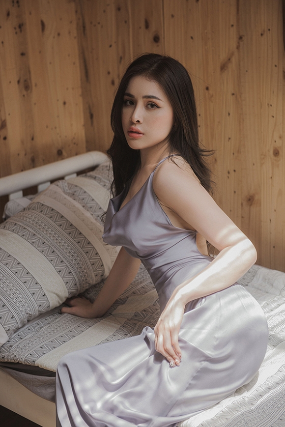 Á hậu Thư Dung đẹp như sương mai, khoe dáng mong manh cuốn hút-9