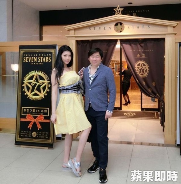 Cặp đôi đũa lệch đình đám Đài Loan: Tỷ phú xấu xí cưa đổ siêu mẫu nóng bỏng sau 10 lần cầu hôn và cuộc sống hôn nhân khiến ai cũng ngã ngửa-2