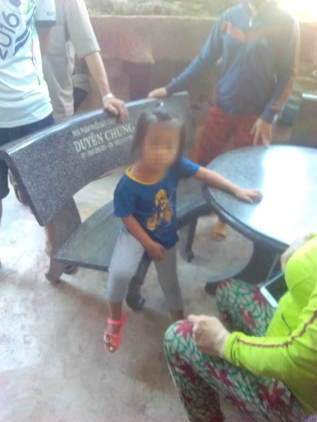 Ông bà ngoại chết thảm dưới bánh xe tải, bé gái 7 tuổi may mắn thoát nạn, ngơ ngác tìm người thân-3