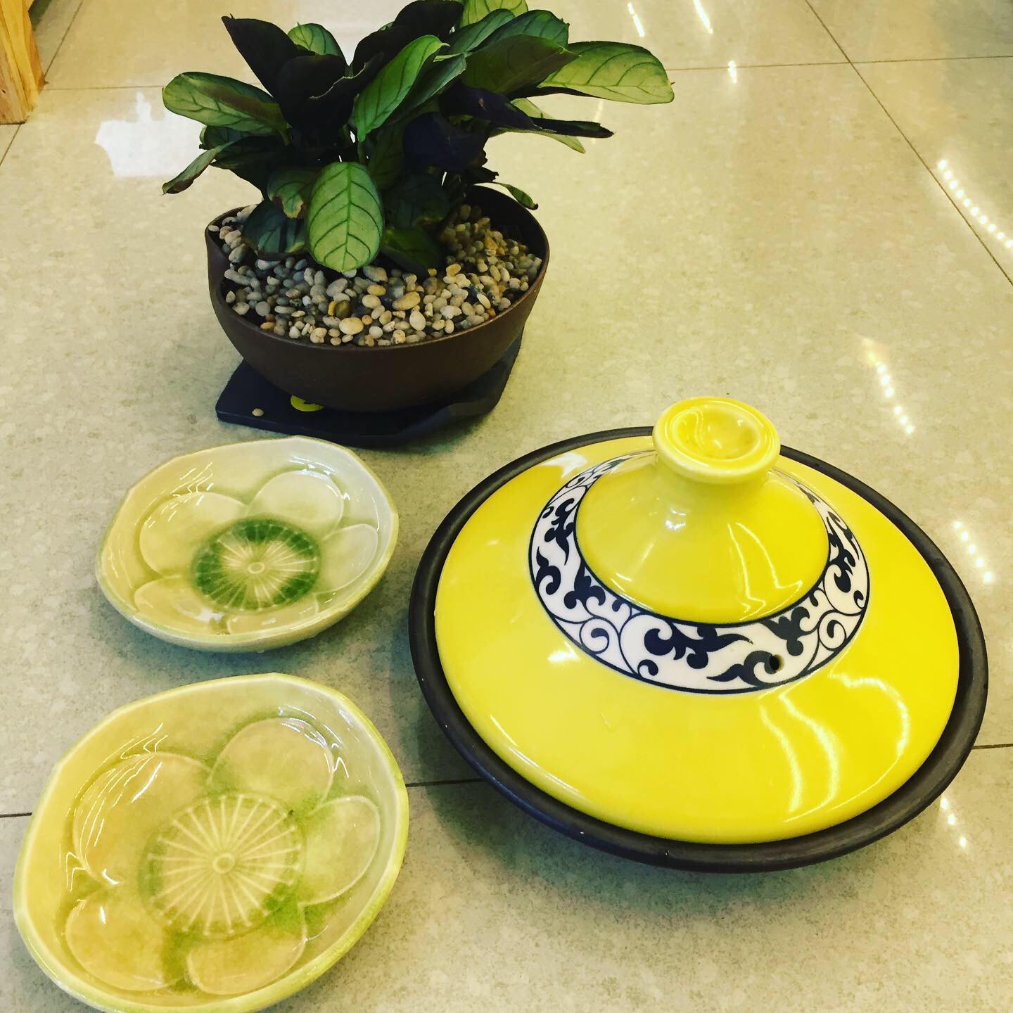 Thời buổi mua sắm theo... cân: Từ giày dép, quần áo, đồ ăn cho đến cả bát đĩa, đồ chơi!-6