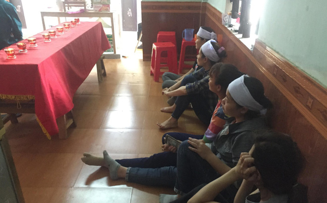 Con nói chở cháu đi chơi một lát rồi về, sao giờ con với cháu không về nữa?-1