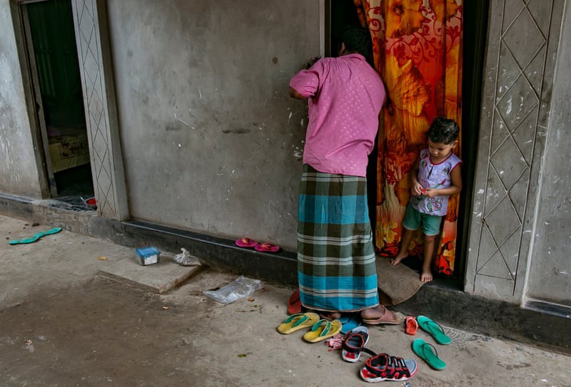 Nơi tận cùng khổ đau trên thế giới: Những bé gái bị chồng, người thân bán cho nhà thổ, bị hãm hiếp liên tục và những sự thật chua chát-1