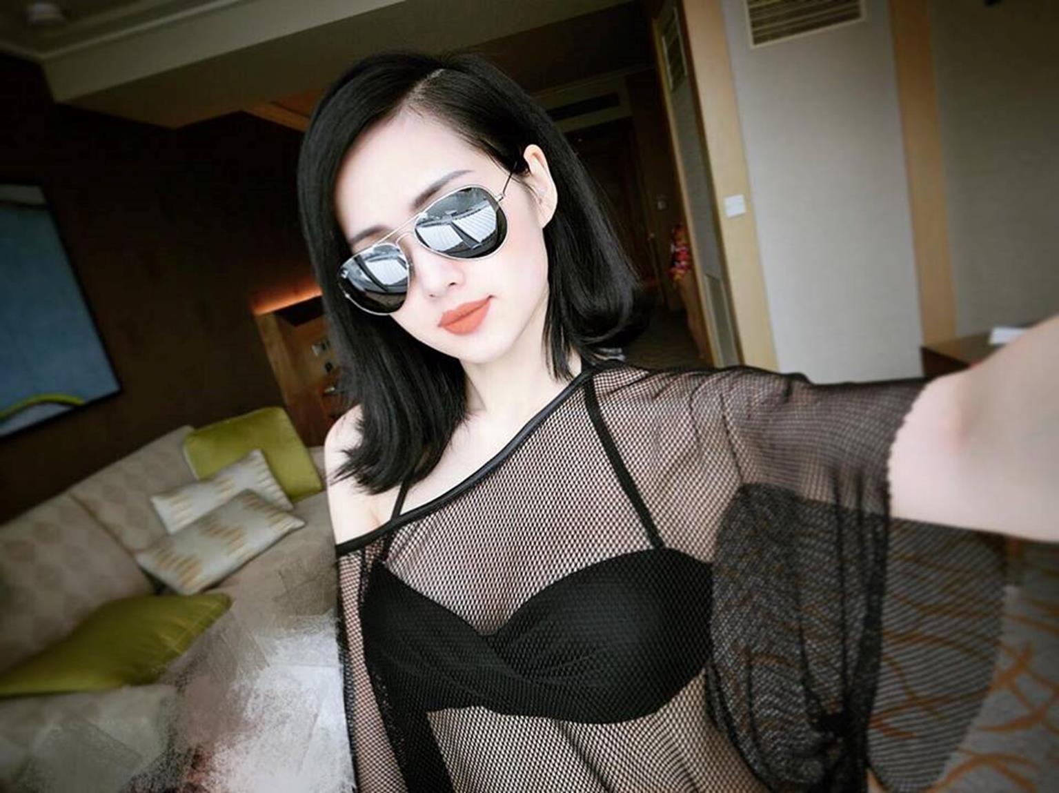 Cựu hot girl Tâm Tít mặc bikini gợi cảm dáng chữ S, fan xuýt xoa-3