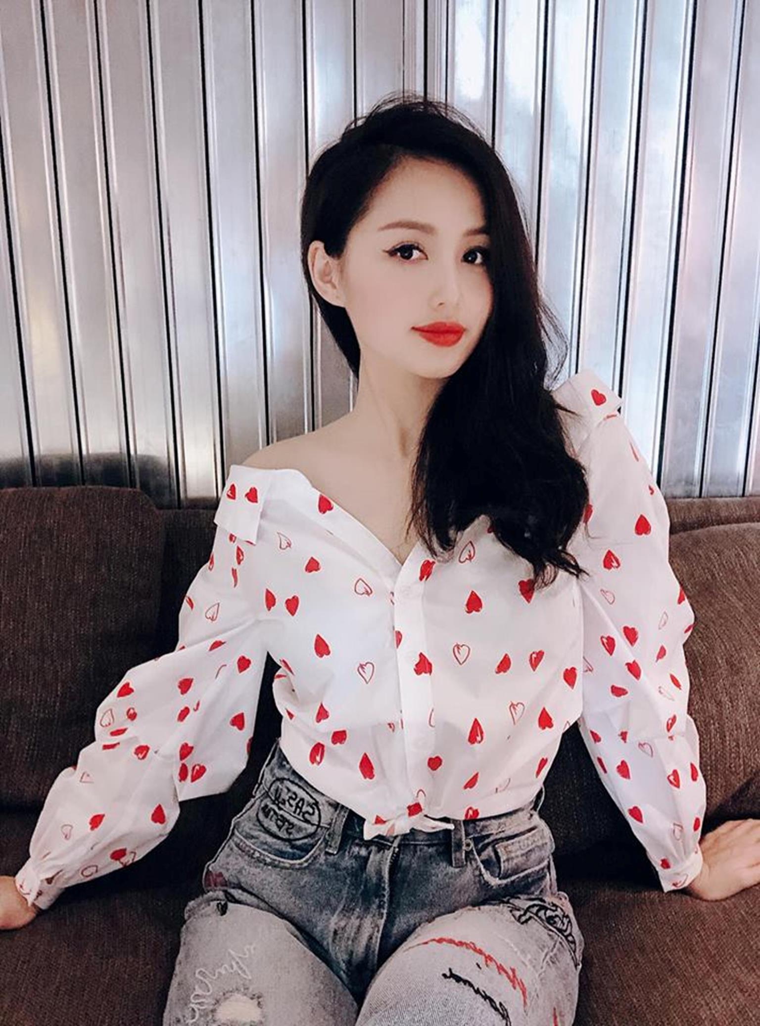 Cựu hot girl Tâm Tít mặc bikini gợi cảm dáng chữ S, fan xuýt xoa-10