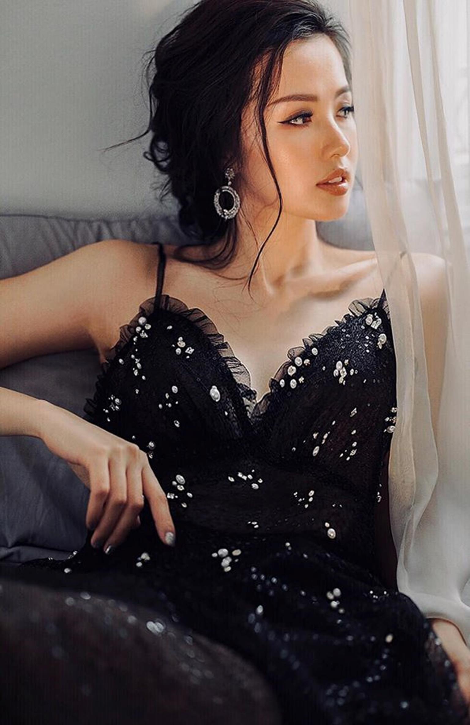 Cựu hot girl Tâm Tít mặc bikini gợi cảm dáng chữ S, fan xuýt xoa-11