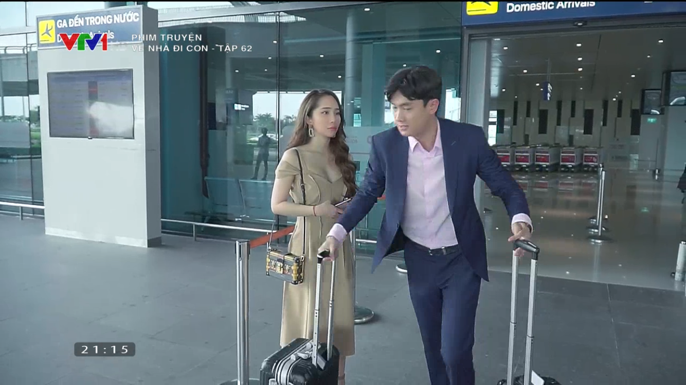 Về nhà đi con: Nhã hụt hẫng nhìn Vũ chạy như bay về bên Thư, tình tiết phim bỗng đảo chiều ngoạn mục!-5