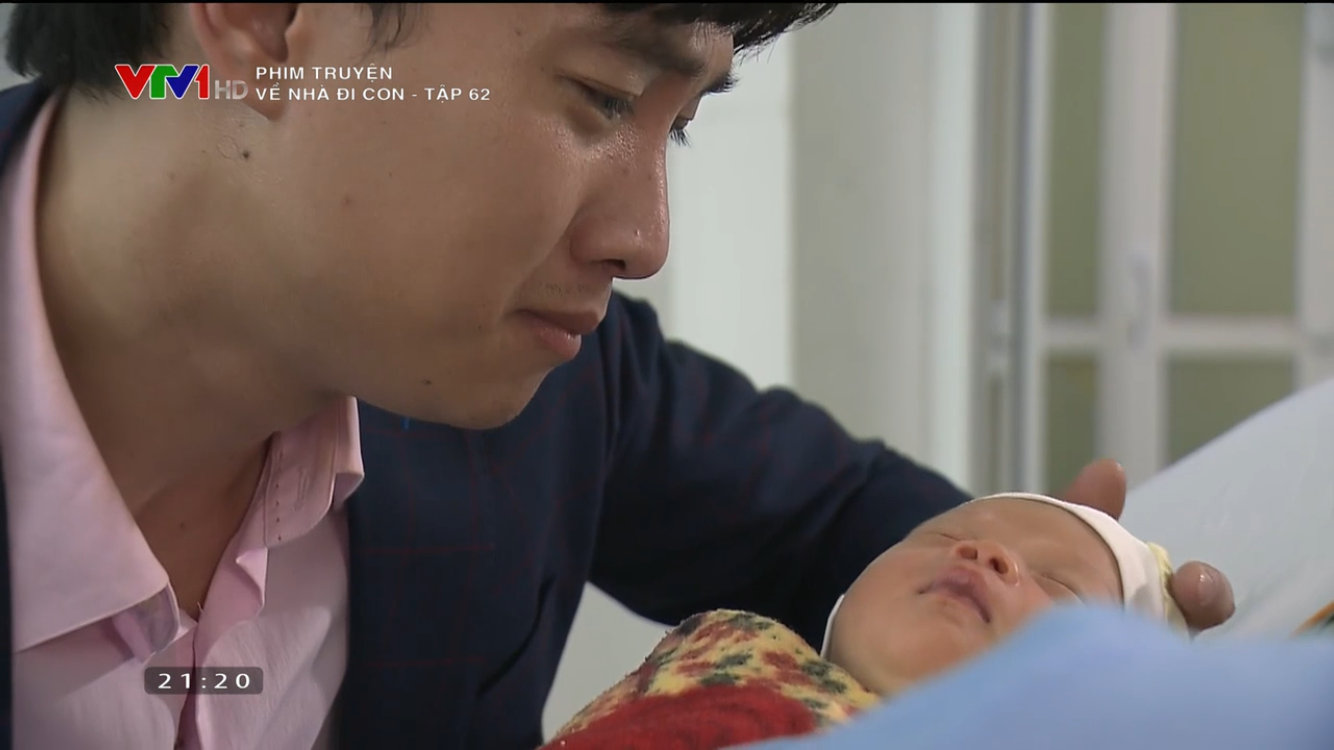 Về nhà đi con: Nhã hụt hẫng nhìn Vũ chạy như bay về bên Thư, tình tiết phim bỗng đảo chiều ngoạn mục!-10