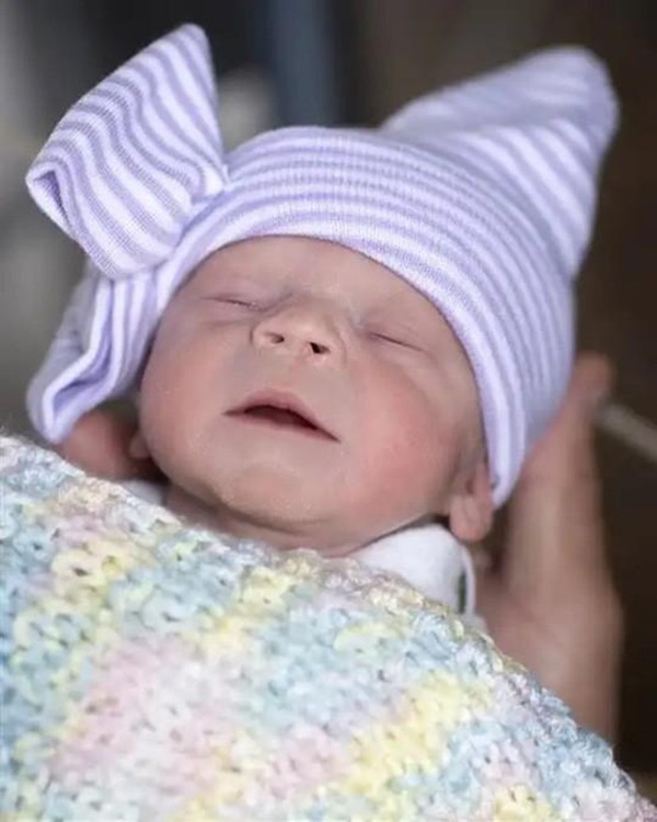 Đứa trẻ đầu tiên tại Mỹ sinh ra từ tử cung hiến tặng của người đã chết-1