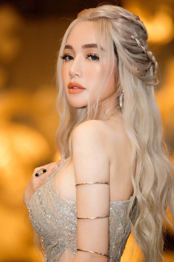 Khánh Thi và chồng trẻ Phan Hiển như cô dâu chú rể, tình tứ ở sự kiện-10