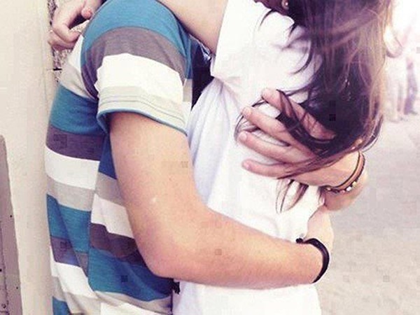 Sau cái ôm của bạn trai, cô gái phải nhập viện và nhận kết quả choáng váng-2