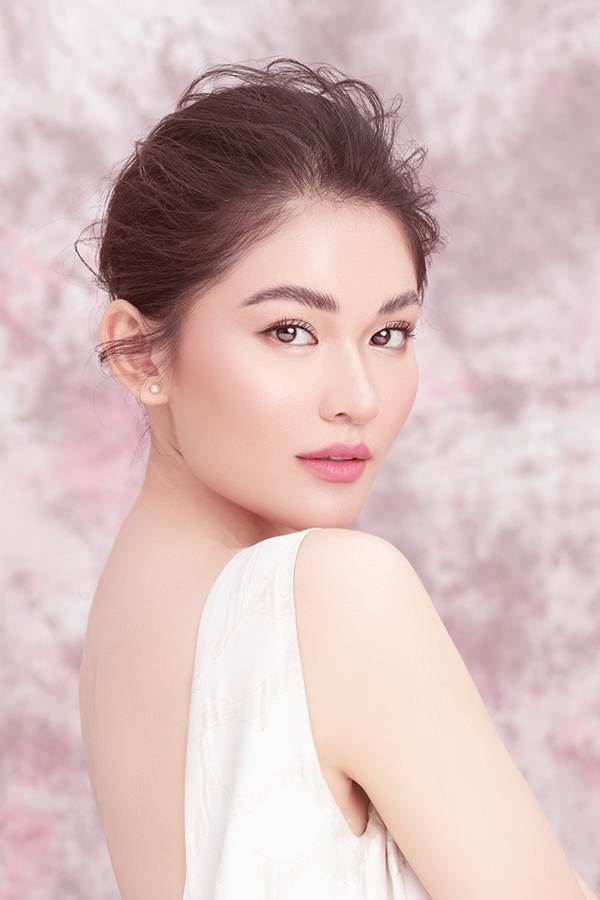 Nhan sắc ngày càng ngọt ngào, gợi cảm của Á hậu Thuỳ Dung ở tuổi 23-2