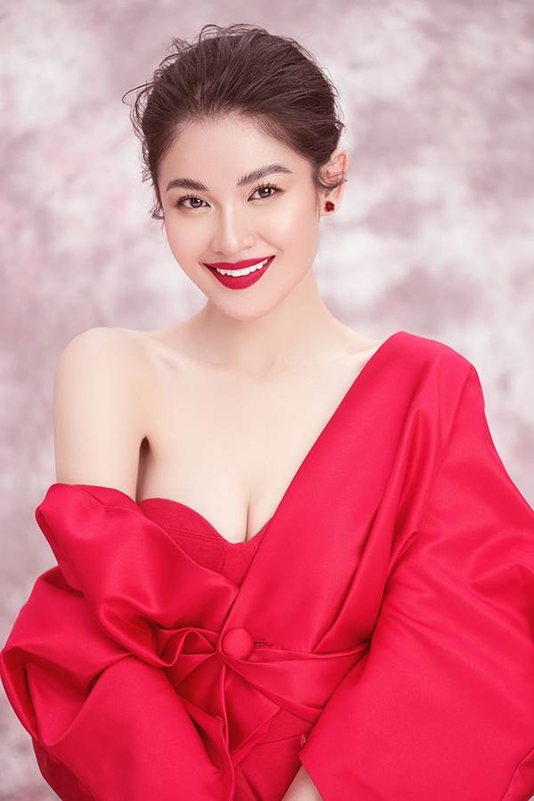 Nhan sắc ngày càng ngọt ngào, gợi cảm của Á hậu Thuỳ Dung ở tuổi 23-9