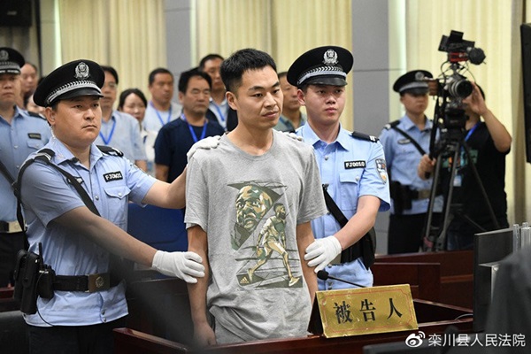 Bị giáo viên đánh phạt thời trung học, 20 năm sau gã đàn ông chặn đường báo thù rồi nhận cái kết cay đắng-1