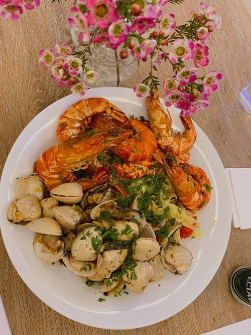 Mì tôm nhà người ta và của chồng Phan Như Thảo nấu cho vợ sao khác một trời một vực!-1