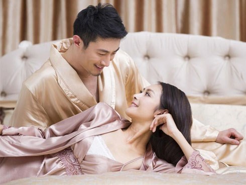 Đêm tân hôn, vợ trẻ mắt chữ A, miệng chữ O khi nghe anh chồng bác sĩ nói về chuyện ấy