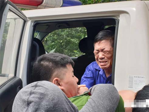 Tiểu thương chợ Long Biên từng 2 lần muốn tự tử, bật khóc khi giáp mặt trùm bảo kê Hưng kính tại tòa-4