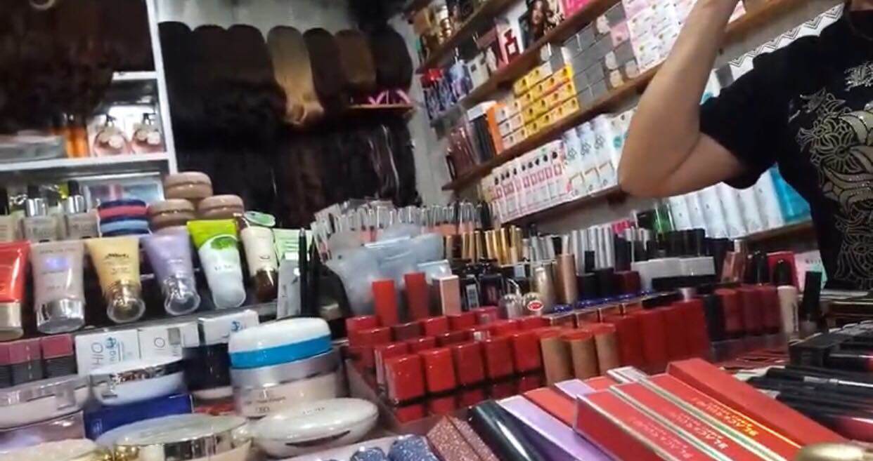 Mua son Dior, Chanel, Mac tại chợ Nhà Xanh, chuyên gia cảnh báo nguy hại-1