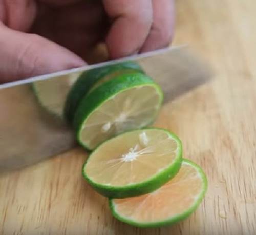Chanh đang vào mùa, cứ thái lát mỏng rồi đặt lên bụng, bạn sẽ ngạc nhiên sau 1 tuần-1