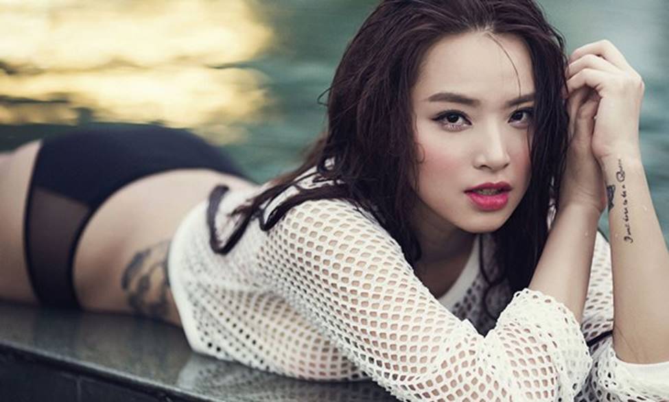 Đến mòn con mắt với nét hấp dẫn của 2 mỹ nhân mê đẻ showbiz Việt-8
