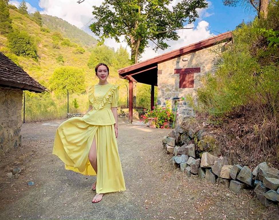 Đến mòn con mắt với nét hấp dẫn của 2 mỹ nhân mê đẻ showbiz Việt-14