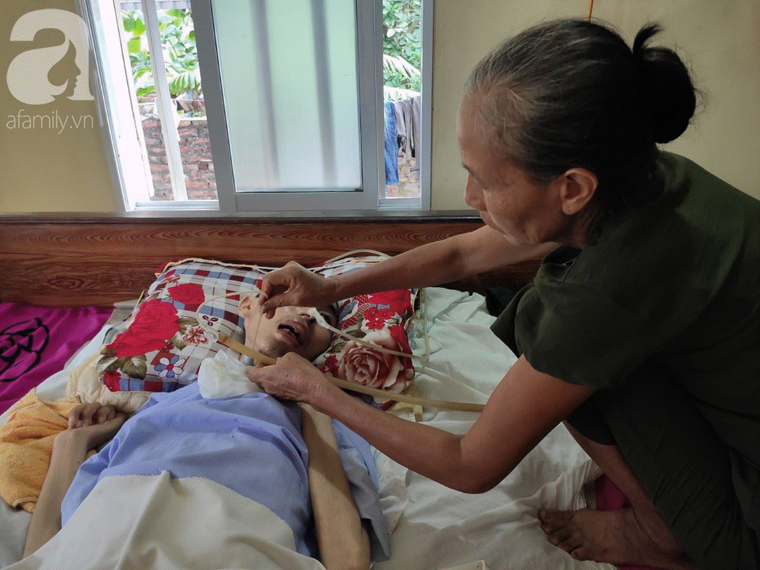 Con trai sắp lấy vợ bị tai nạn nằm một chỗ, người mẹ già ngã quỵ khi tiếp tục biết chồng ung thư mà không đủ tiền chữa-5