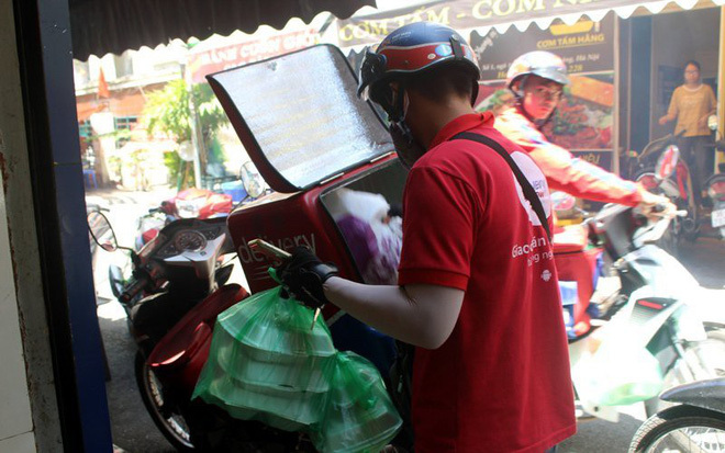 Đặt cơm qua mạng, nhận suất ăn với 5 miếng xương gà và lời giải thích khó đỡ của chủ quán-1