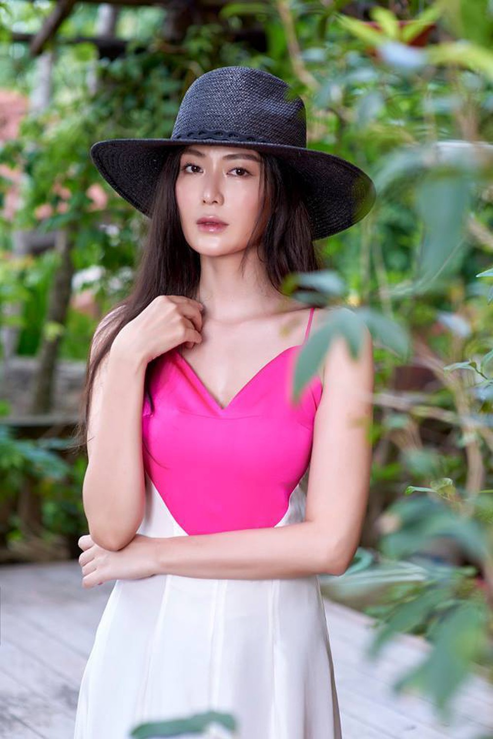 Chuyện về cô Hoa hậu ly hôn trước tuổi 30, thị phi gắn liền với loạt phát ngôn gây bão: Thà khóc trên Mercedes còn hơn trên Wave tàu-9