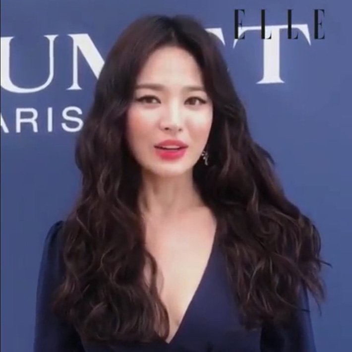 Hậu ly hôn, Song Hye Kyo lột xác với kiểu trang điểm sắc, trang phục cũng hở bạo và không kín mít như hồi trước-1