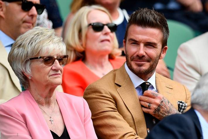 David Beckham ở tuổi 44 vẫn đẹp trai lãng tử, khí chất ngút trời, làm sáng rực một góc khán đài Hoàng gia-6