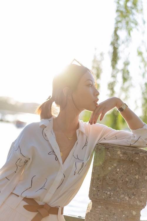 Đổi gió” cách diện áo sơ mi, chị em có ngay vẻ ngoài cực cuốn hút trong mắt đồng nghiệp-1